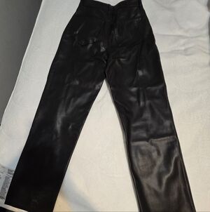 SZ 27 Regular LengthWomen's Curve Love High Rise 90s Re-laxed Vegan Leather Pant
